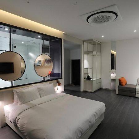 Orchid Hotel Wonju Bagian luar foto