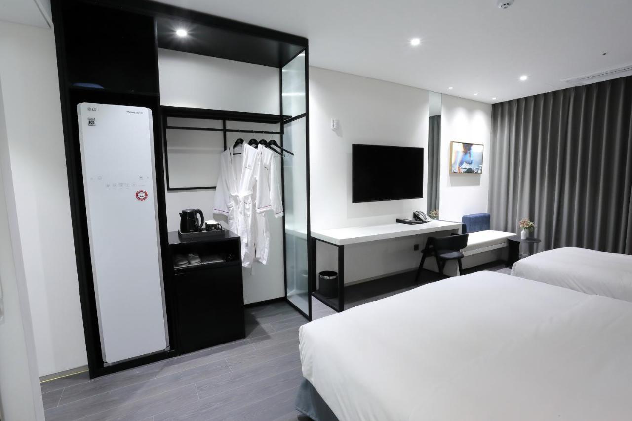 Orchid Hotel Wonju Bagian luar foto