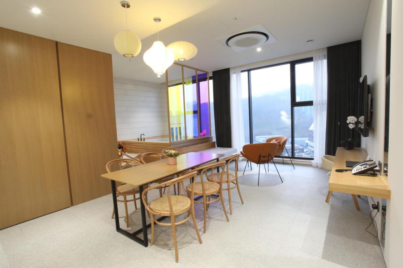 Orchid Hotel Wonju Bagian luar foto