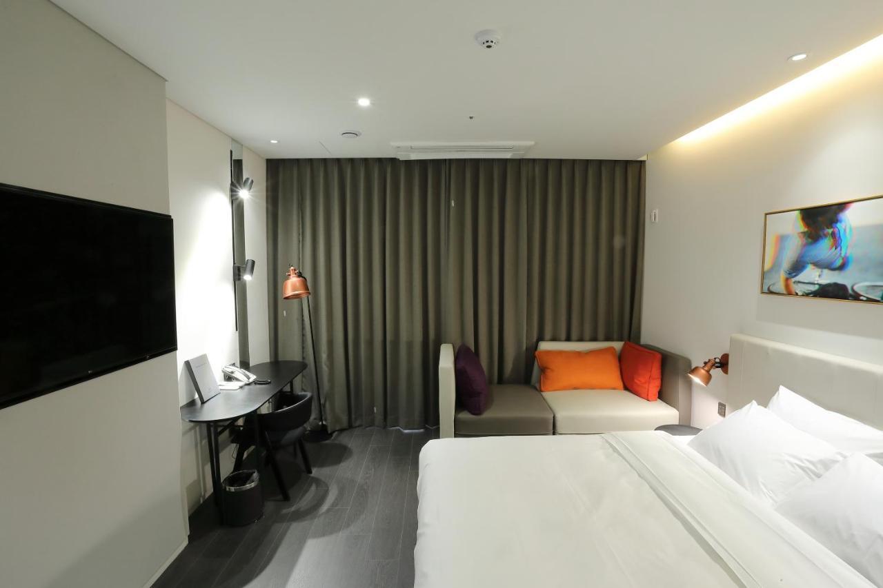 Orchid Hotel Wonju Bagian luar foto