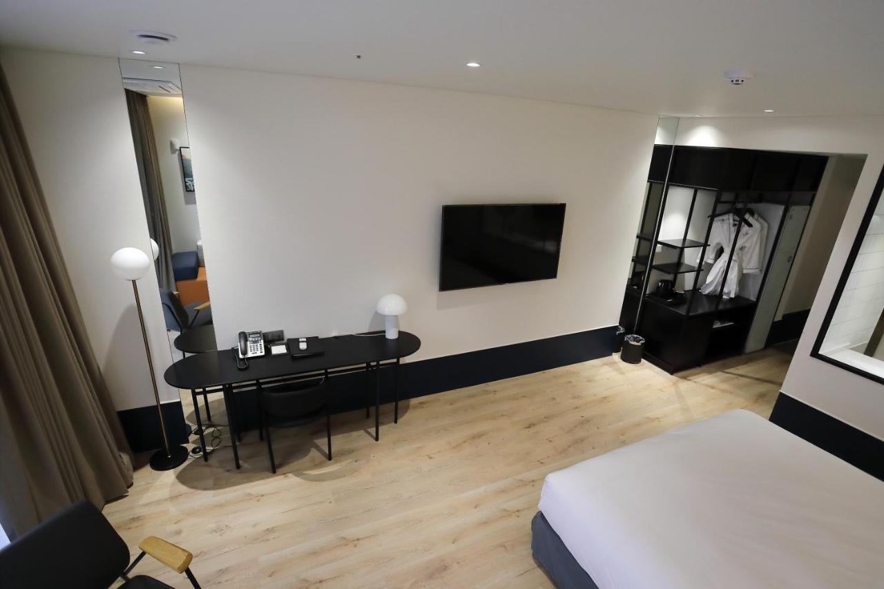 Orchid Hotel Wonju Bagian luar foto