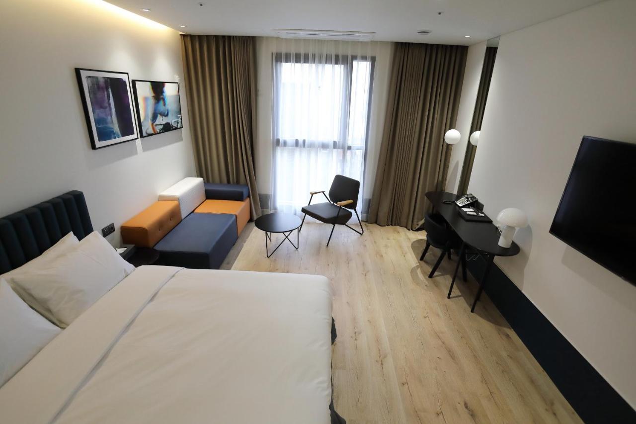 Orchid Hotel Wonju Bagian luar foto