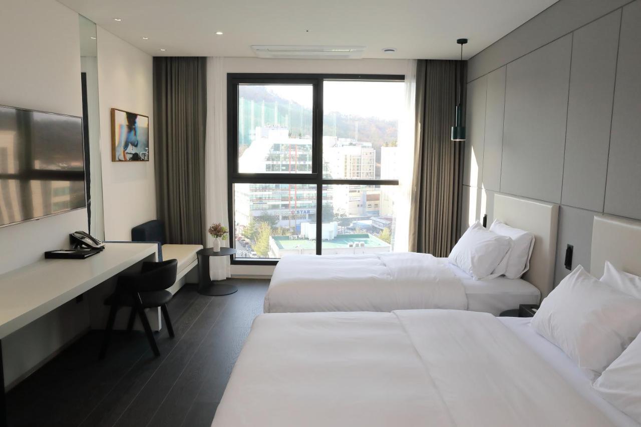 Orchid Hotel Wonju Bagian luar foto