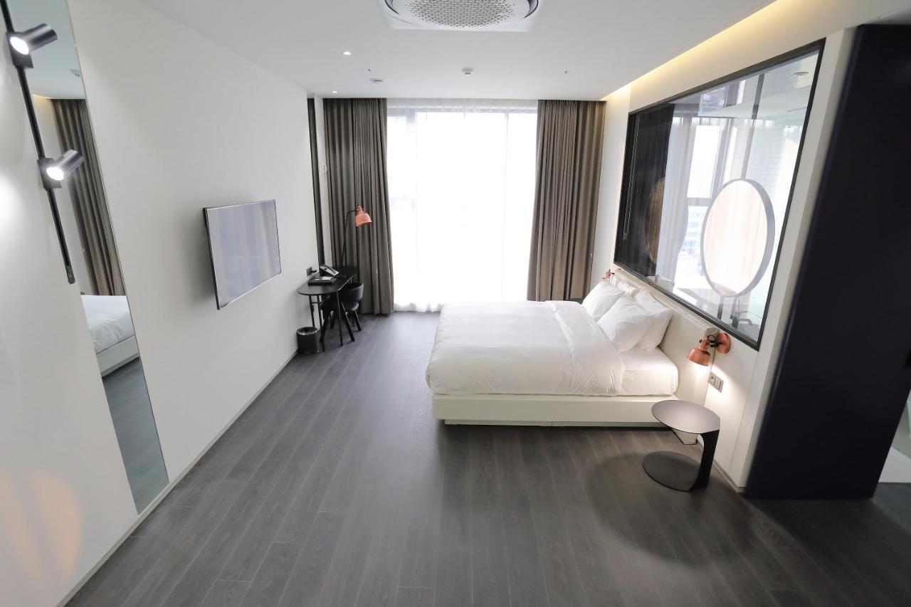 Orchid Hotel Wonju Bagian luar foto