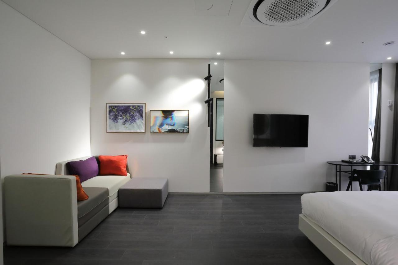 Orchid Hotel Wonju Bagian luar foto
