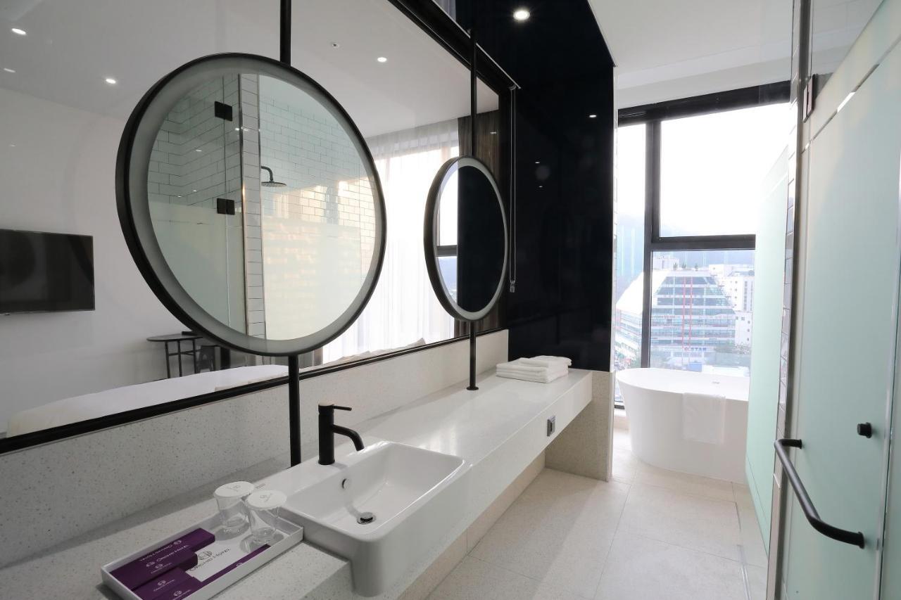 Orchid Hotel Wonju Bagian luar foto